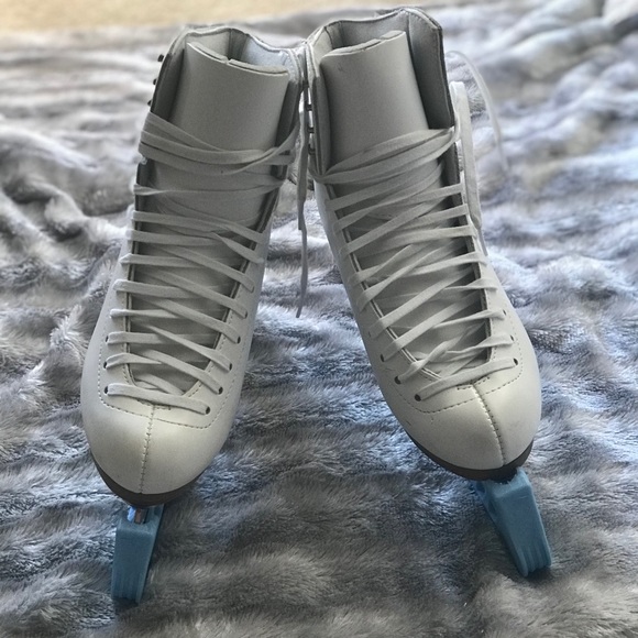 jackson Other - Jackson Ultima heat moldable figure skates sz 7.5